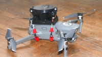 Padák může mít i malý dron