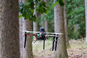 Vědci z Fakulty elektrotechnické ČVUT v Praze vyvíjejí drony, které mohou autonomně vyhledávat radiaci