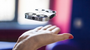 AirSelfie: fotografující dron do kapsy